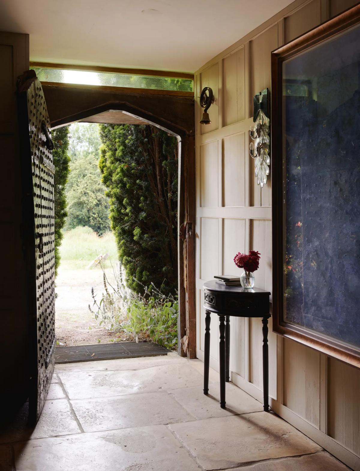 16th century cottage in the english countryside 2