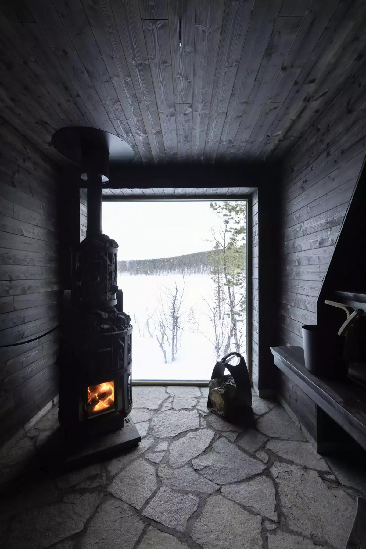 a frame cabin in lapland 16