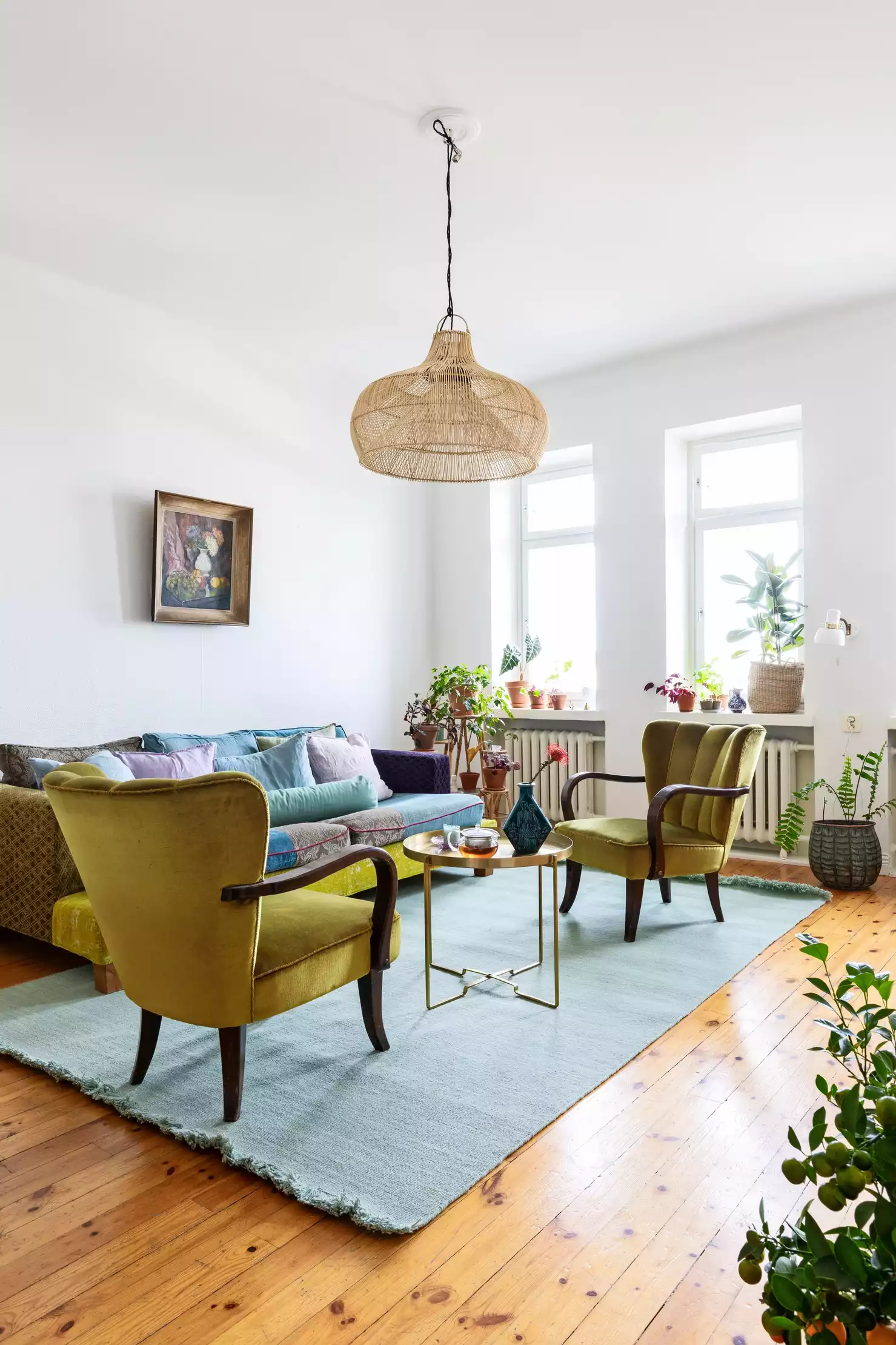 Living room with a sofa and armchairs in Helsinki