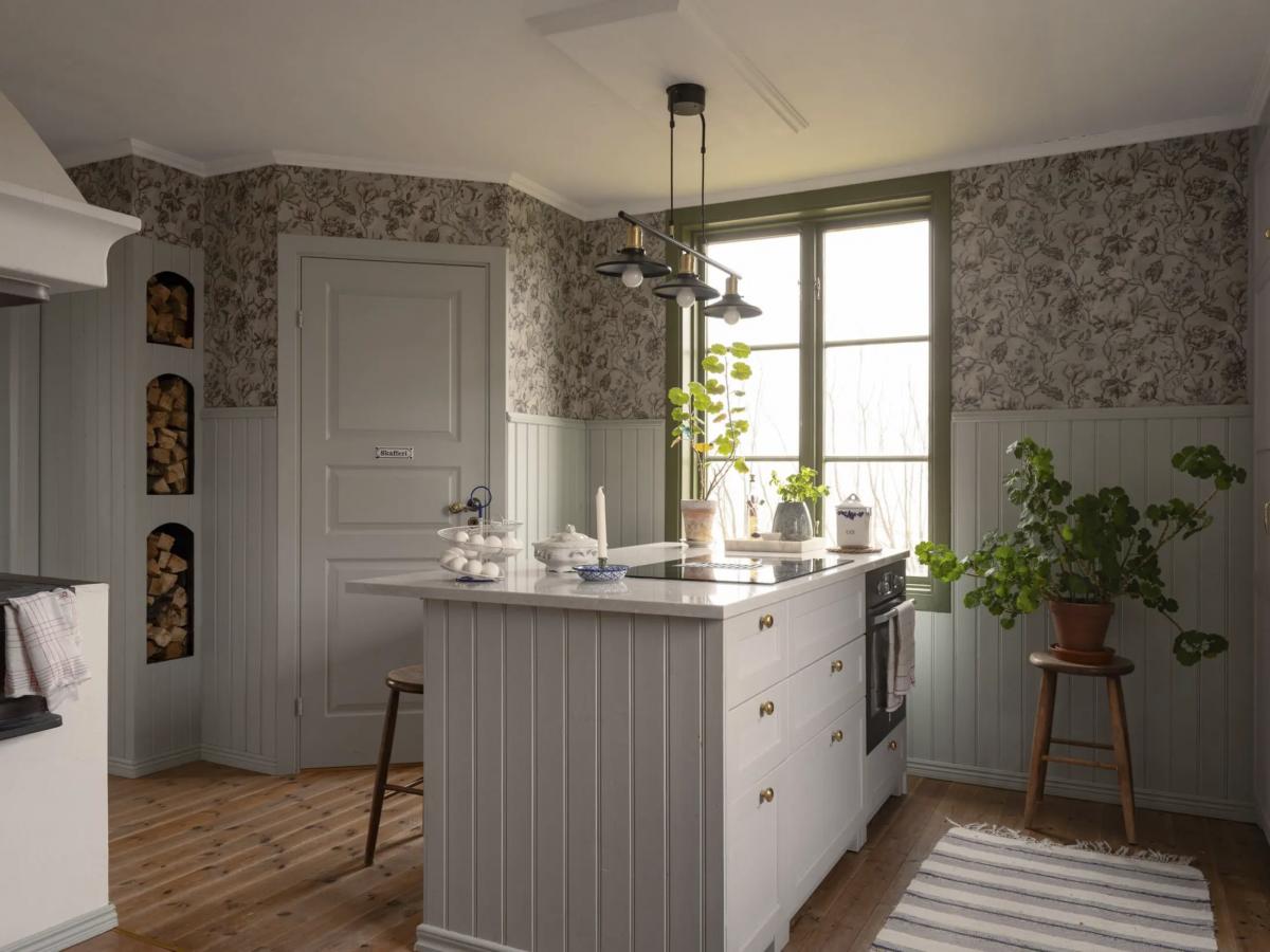 Kitchen island in Scandi-style