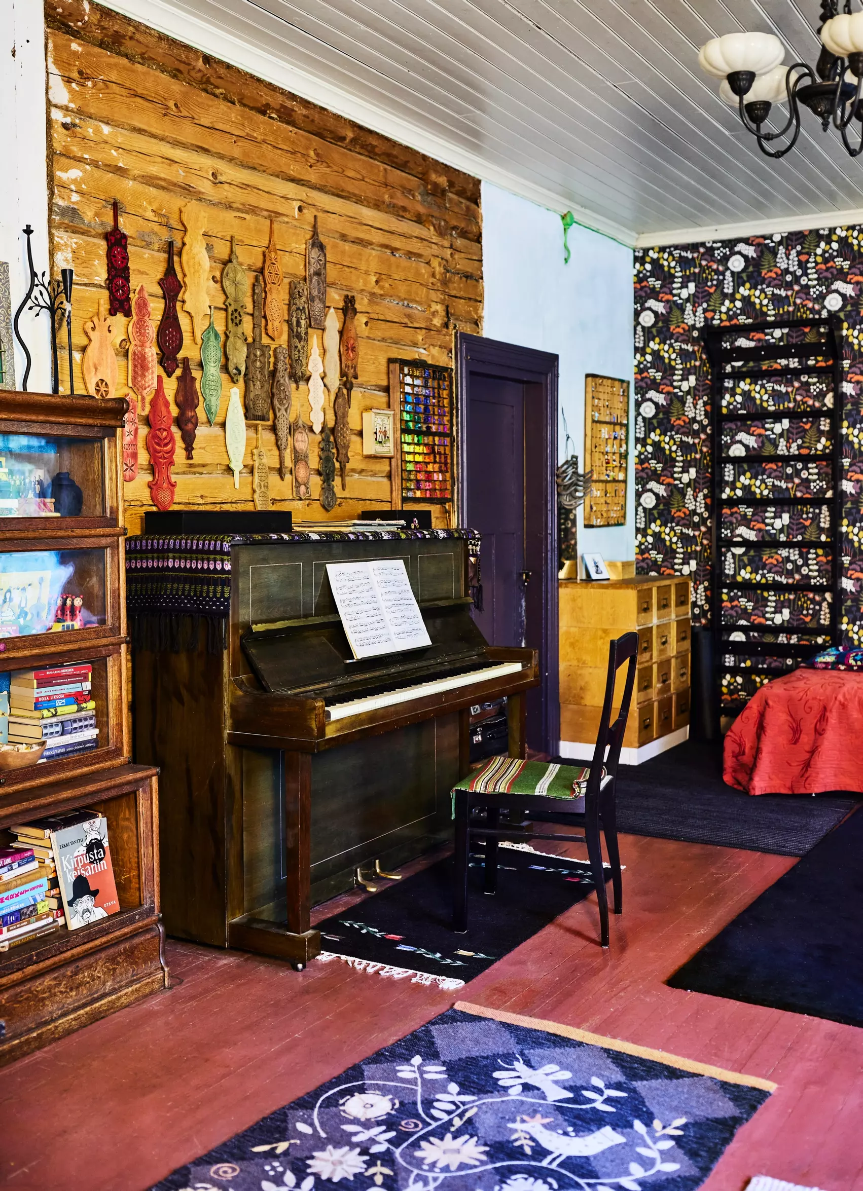 Hobby room with a retro piano