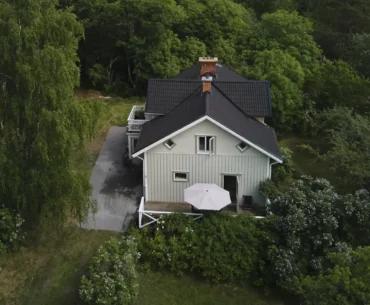 We Inherited a House in the Middle of Nowhere—and It’s Absolutely Magical Inside