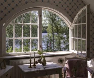 Renowned Swedish Psychiatrist’s Historic Home for Sale – A 1960s Time Capsule